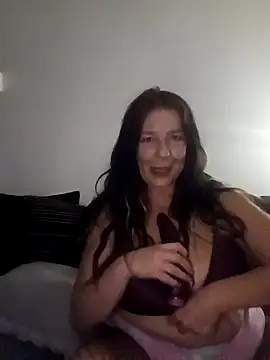 Leanne43 online show from 12/13/25, 08:04