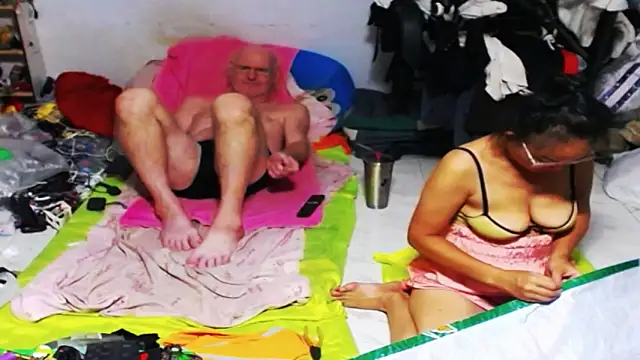 1CuteAndSexy69 online show from 03/20/25, 12:30