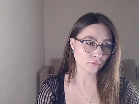 Snapshot of marishaarimova chatting on 10/12/25, 12:59 marishaarimova online show from 10/12/25, 12:59