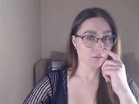 Snapshot of marishaarimova chatting on 10/26/25, 03:51 marishaarimova online show from 10/26/25, 03:51