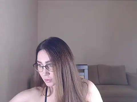 Snapshot of marishaarimova chatting on 11/05/25, 03:45 marishaarimova online show from 11/05/25, 03:45