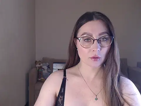 Snapshot of marishaarimova chatting on 11/20/25, 11:48 marishaarimova online show from 11/20/25, 11:48