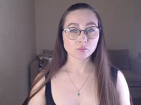 Snapshot of marishaarimova chatting on 11/25/25, 04:01 marishaarimova online show from 11/25/25, 04:01