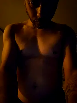 Snapshot of tropikboy chatting on 01/22/25, 10:40 tropikboy online show from 01/22/25, 10:40