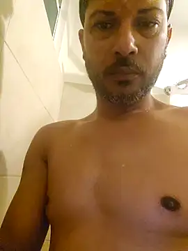 Snapshot of tropikboy chatting on 01/24/25, 10:11 tropikboy online show from 01/24/25, 10:11