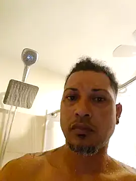 Snapshot of tropikboy chatting on 01/31/25, 09:59 tropikboy online show from 01/31/25, 09:59