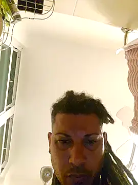 Snapshot of tropikboy chatting on 02/03/25, 12:47 tropikboy online show from 02/03/25, 12:47