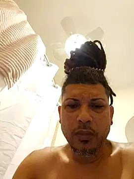 Snapshot of tropikboy chatting on 02/04/25, 09:49 tropikboy online show from 02/04/25, 09:49