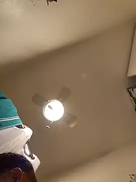 Snapshot of tropikboy chatting on 02/10/25, 09:47 tropikboy online show from 02/10/25, 09:47