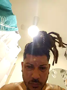 Snapshot of tropikboy chatting on 02/25/25, 09:53 tropikboy online show from 02/25/25, 09:53