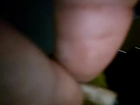 Snapshot of tropikboy chatting on 03/17/25, 01:24 tropikboy online show from 03/17/25, 01:24