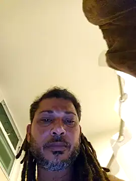 Snapshot of tropikboy chatting on 03/19/25, 02:37 tropikboy online show from 03/19/25, 02:37