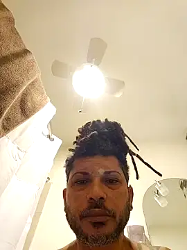 Snapshot of tropikboy chatting on 03/20/25, 10:21 tropikboy online show from 03/20/25, 10:21