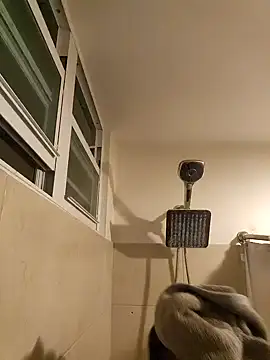 Snapshot of tropikboy chatting on 09/23/25, 02:03 tropikboy online show from 09/23/25, 02:03