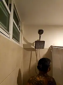 Snapshot of tropikboy chatting on 09/25/25, 02:26 tropikboy online show from 09/25/25, 02:26