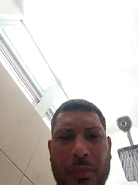 Snapshot of tropikboy chatting on 09/28/25, 02:33 tropikboy online show from 09/28/25, 02:33