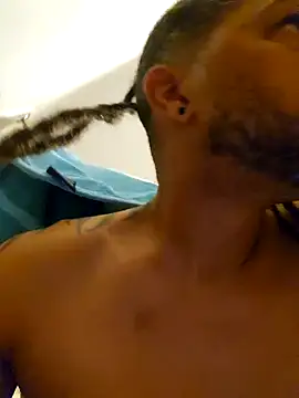 Snapshot of tropikboy chatting on 10/15/25, 10:04 tropikboy online show from 10/15/25, 10:04