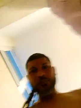 Snapshot of tropikboy chatting on 11/12/25, 10:37 tropikboy online show from 11/12/25, 10:37