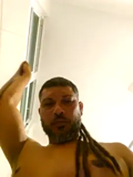 Snapshot of tropikboy chatting on 11/14/25, 12:31 tropikboy online show from 11/14/25, 12:31