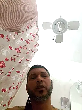 Snapshot of tropikboy chatting on 11/19/25, 11:54 tropikboy online show from 11/19/25, 11:54