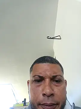 Snapshot of tropikboy chatting on 11/22/25, 12:15 tropikboy online show from 11/22/25, 12:15