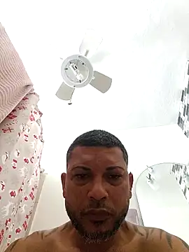 Snapshot of tropikboy chatting on 11/28/25, 12:41 tropikboy online show from 11/28/25, 12:41