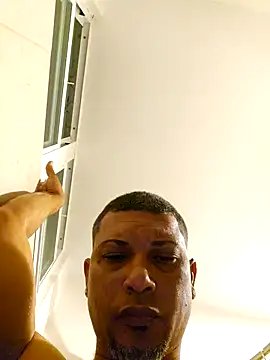 Snapshot of tropikboy chatting on 12/20/25, 01:56 tropikboy online show from 12/20/25, 01:56