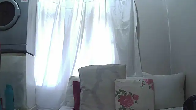 Snapshot of Delicioussexy chatting on 10/14/25, 05:52 Delicioussexy online show from 10/14/25, 05:52