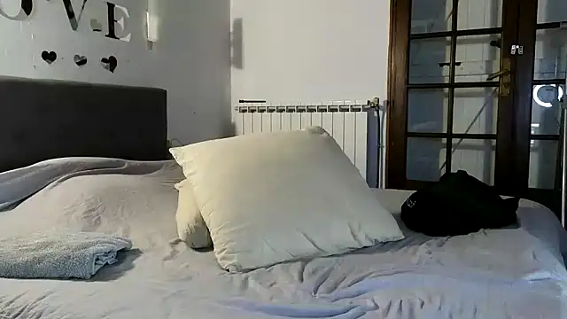 Snapshot of MissLilooo chatting on 11/20/25, 03:12 MissLilooo online show from 11/20/25, 03:12