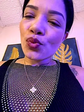 Snapshot of valerie_lya chatting on 11/01/25, 08:11 valerie lya online show from 11/01/25, 08:11