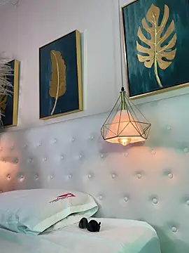 Snapshot of valerie_lya chatting on 11/06/25, 08:43 valerie lya online show from 11/06/25, 08:43