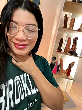 Snapshot of valerie_lya chatting on 11/12/25, 07:46 valerie lya online show from 11/12/25, 07:46