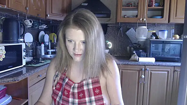 Snapshot of LizaCakes chatting on 03/18/25, 11:08 LizaCakes online show from 03/18/25, 11:08