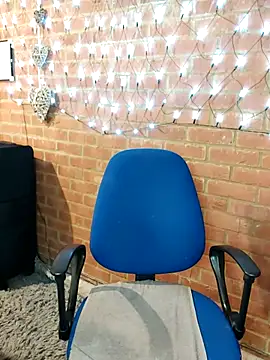 Snapshot of Lilybanx chatting on 02/16/25, 09:05 Lilybanx online show from 02/16/25, 09:05