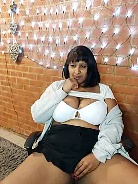 Snapshot of Lilybanx chatting on 02/22/25, 12:19 Lilybanx online show from 02/22/25, 12:19