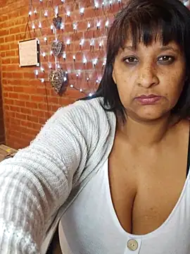 Snapshot of Lilybanx chatting on 02/23/25, 04:46 Lilybanx online show from 02/23/25, 04:46