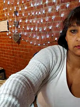 Snapshot of Lilybanx chatting on 03/10/25, 06:45 Lilybanx online show from 03/10/25, 06:45