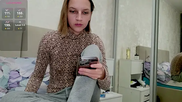 Alisa-w online show from 11/17/25, 02:01