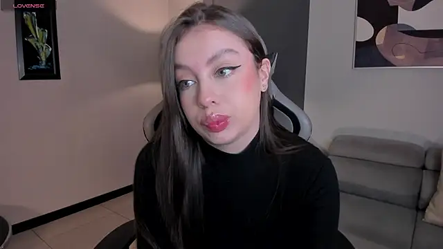 EllaClark online show from 09/29/25, 06:57