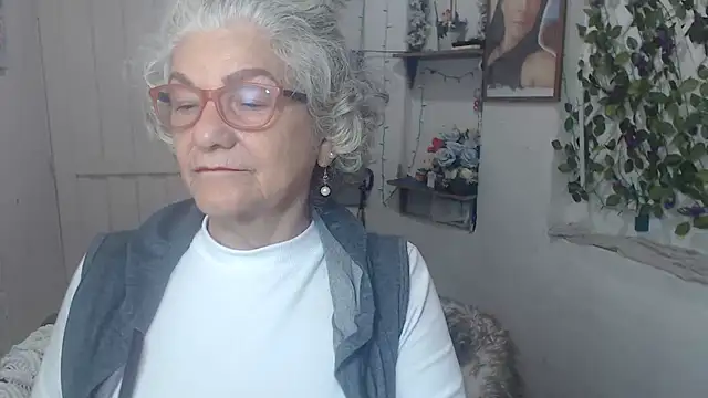 FunnyGrandma online show from 10/15/25, 01:06