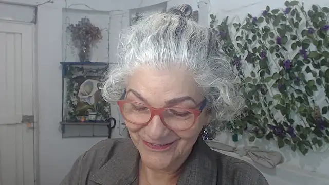 FunnyGrandma online show from 11/09/25, 11:47
