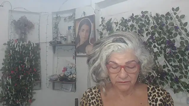 FunnyGrandma online show from 11/19/25, 02:33