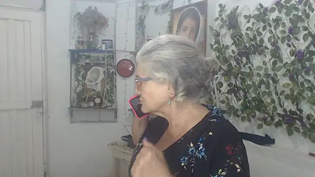 FunnyGrandma online show from 02/10/26, 12:04