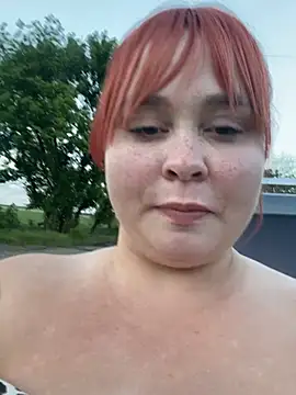 Snapshot of Model9798 chatting on 05/27/26, 05:32 Model9798 online show from 05/27/26, 05:32