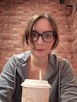 The Snowwhitee online show from 12/22/25, 09:12