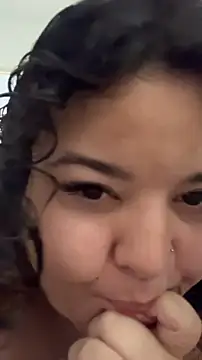 Snapshot of valentinny chatting on 10/11/25, 03:43 valentinny online show from 10/11/25, 03:43