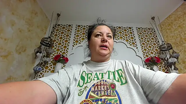 Snapshot of AleshaArabian chatting on 12/05/25, 05:16 AleshaArabian online show from 12/05/25, 05:16