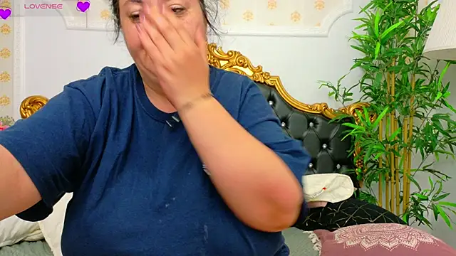 AleshaArabian online show from 04/10/26, 01:44