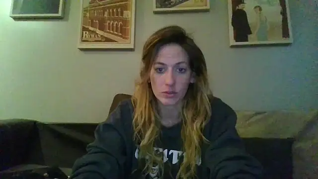 Snapshot of Rhodesxox chatting on 11/18/25, 10:36 Rhodesxox online show from 11/18/25, 10:36