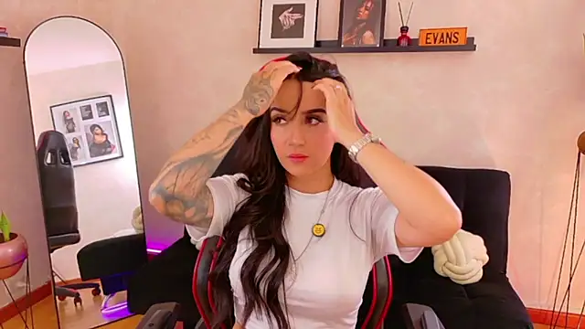 EmmyEvans1 online show from 03/02/26, 07:32